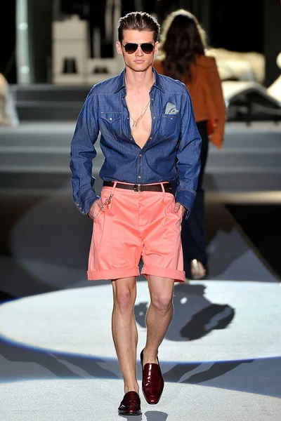 Look 22